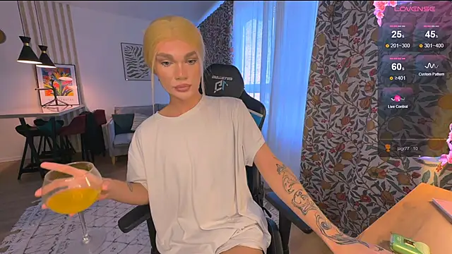 Snapshot of my-muse chatting on 10/03/25, 12:35 my-muse online show from 10/03/25, 12:35