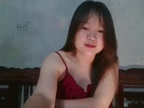 Snapshot of Hinne07 chatting on 09/13/25, 04:18 Hinne07 online show from 09/13/25, 04:18