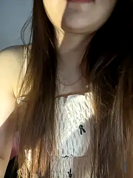 Snapshot of Hinne07 chatting on 09/24/25, 03:37 Hinne07 online show from 09/24/25, 03:37