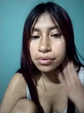 Snapshot of Pocahontas_tw chatting on 11/12/25, 01:50 Pocahontas tw online show from 11/12/25, 01:50