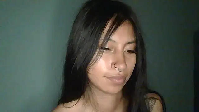 Snapshot of Pocahontas_tw chatting on 12/04/25, 01:04 Pocahontas tw online show from 12/04/25, 01:04