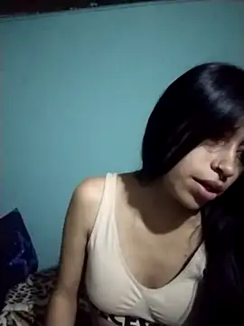 Snapshot of Pocahontas_tw chatting on 12/15/25, 06:34 Pocahontas tw online show from 12/15/25, 06:34