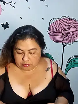 curvy diva  online show from 10/08/25, 09:29