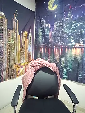 curvy diva  online show from 04/21/26, 10:10