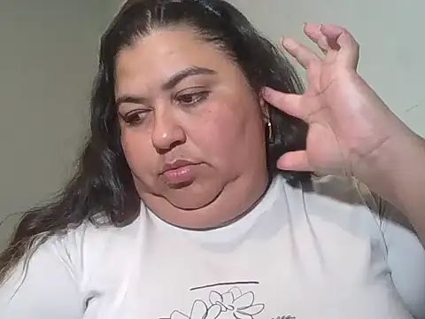 curvy diva  online show from 04/23/26, 01:29