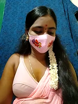 Snapshot of mini-queen chatting on 09/08/25, 02:27 mini-queen online show from 09/08/25, 02:27