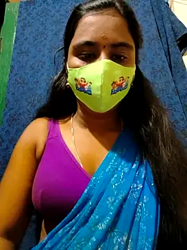 Snapshot of mini-queen chatting on 09/19/25, 06:30 mini-queen online show from 09/19/25, 06:30