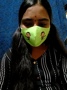 Snapshot of mini-queen chatting on 09/27/25, 01:05 mini-queen online show from 09/27/25, 01:05