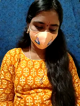 Snapshot of mini-queen chatting on 09/29/25, 10:42 mini-queen online show from 09/29/25, 10:42