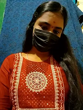 Snapshot of mini-queen chatting on 10/25/25, 05:30 mini-queen online show from 10/25/25, 05:30