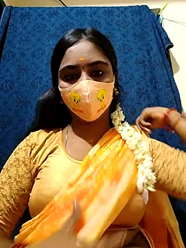 Snapshot of mini-queen chatting on 11/14/25, 03:33 mini-queen online show from 11/14/25, 03:33