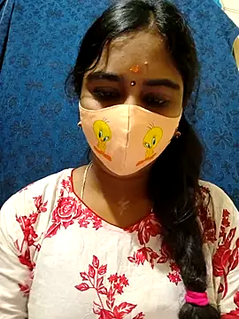 Snapshot of mini-queen chatting on 11/28/25, 11:46 mini-queen online show from 11/28/25, 11:46