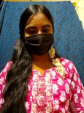 Snapshot of mini-queen chatting on 12/05/25, 05:53 mini-queen online show from 12/05/25, 05:53