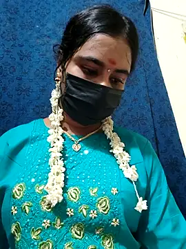 mini-queen online show from 04/24/26, 11:45