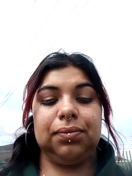 snow belle online show from 10/28/25, 07:16