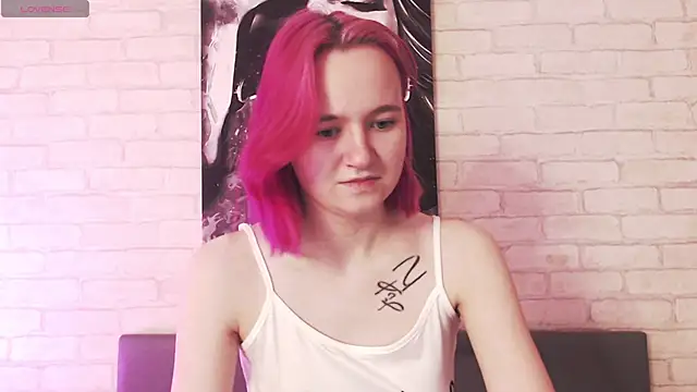 Snapshot of Ericha_Stone chatting on 09/10/25, 01:16 Ericha Stone online show from 09/10/25, 01:16