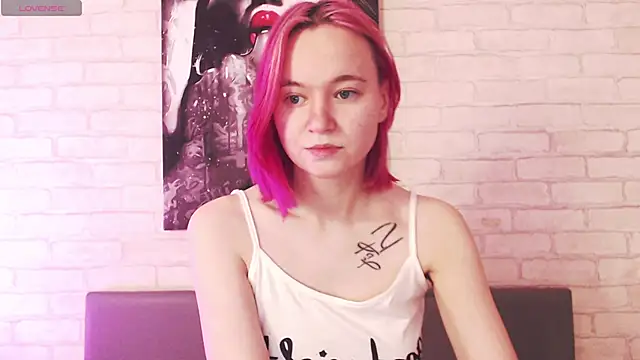 Snapshot of Ericha_Stone chatting on 09/20/25, 01:39 Ericha Stone online show from 09/20/25, 01:39