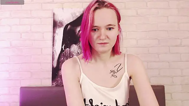 Snapshot of Ericha_Stone chatting on 10/04/25, 02:20 Ericha Stone online show from 10/04/25, 02:20