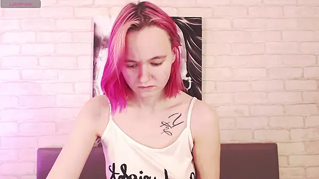 Snapshot of Ericha_Stone chatting on 10/09/25, 01:47 Ericha Stone online show from 10/09/25, 01:47