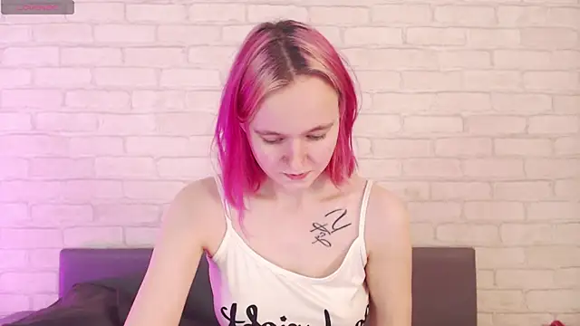 Snapshot of Ericha_Stone chatting on 10/14/25, 08:26 Ericha Stone online show from 10/14/25, 08:26