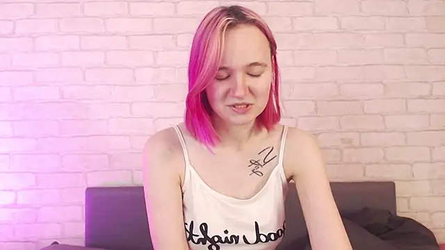 Snapshot of Ericha_Stone chatting on 10/15/25, 01:17 Ericha Stone online show from 10/15/25, 01:17