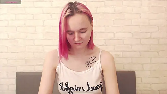 Snapshot of Ericha_Stone chatting on 10/18/25, 01:52 Ericha Stone online show from 10/18/25, 01:52