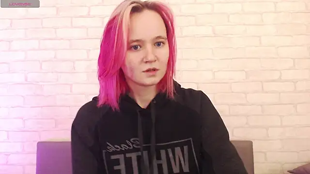 Snapshot of Ericha_Stone chatting on 10/28/25, 08:07 Ericha Stone online show from 10/28/25, 08:07