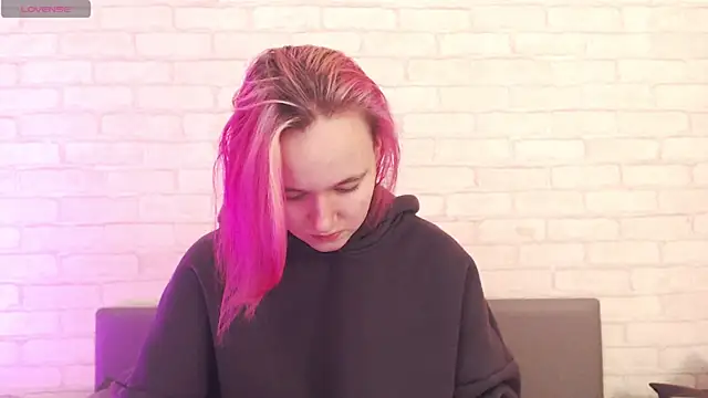 Snapshot of Ericha_Stone chatting on 11/06/25, 08:15 Ericha Stone online show from 11/06/25, 08:15