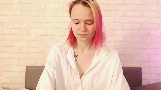 Snapshot of Ericha_Stone chatting on 11/27/25, 01:51 Ericha Stone online show from 11/27/25, 01:51