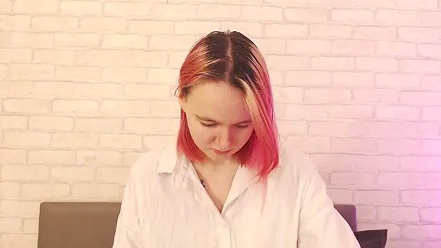 Snapshot of Ericha_Stone chatting on 11/30/25, 02:15 Ericha Stone online show from 11/30/25, 02:15