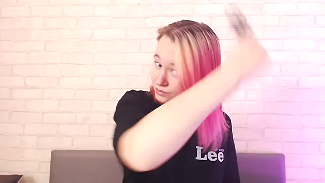 Snapshot of Ericha_Stone chatting on 12/04/25, 08:01 Ericha Stone online show from 12/04/25, 08:01