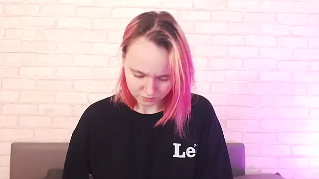 Ericha Stone online show from 12/19/25, 01:12