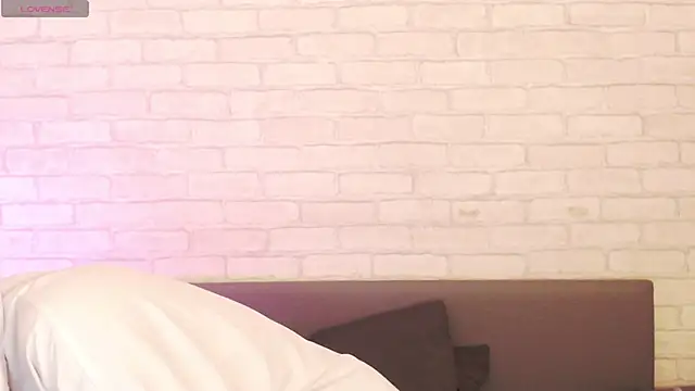 Ericha Stone online show from 04/08/26, 01:16