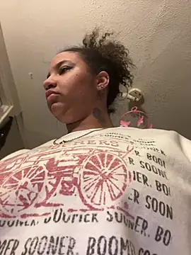 StylishEchium online show from 02/04/26, 06:03