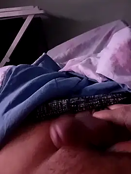 Snapshot of Revilo30 chatting on 02/20/26, 01:44 Revilo30 online show from 02/20/26, 01:44