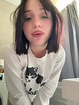 YourLittleDevil online show from 06/27/26, 12:22