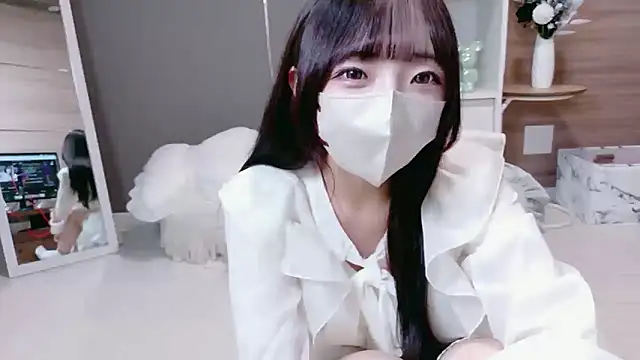Snapshot of Mashiro-chan chatting on 10/12/25, 07:51 Mashiro-chan online show from 10/12/25, 07:51