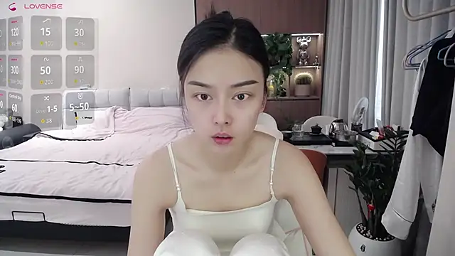 Snapshot of Xiao-zuzongl chatting on 11/14/25, 03:49 Xiao-zuzongl online show from 11/14/25, 03:49