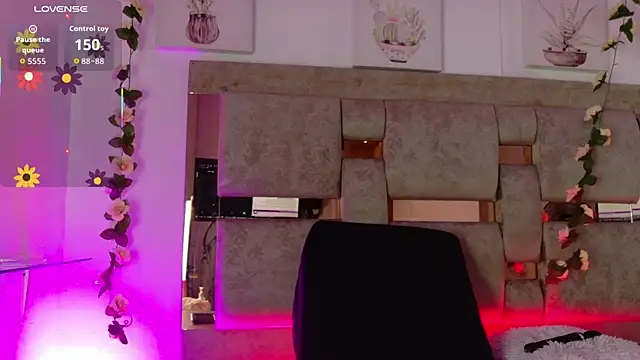 Madison 03 online show from 10/15/25, 05:07