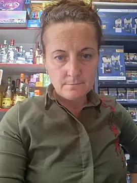 Snapshot of Fluturas2 chatting on 09/12/25, 07:30 Fluturas2 online show from 09/12/25, 07:30