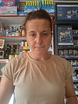 Snapshot of Fluturas2 chatting on 09/21/25, 02:08 Fluturas2 online show from 09/21/25, 02:08