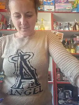 Snapshot of Fluturas2 chatting on 09/23/25, 09:45 Fluturas2 online show from 09/23/25, 09:45