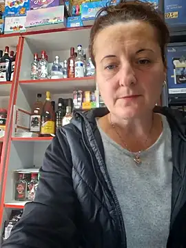 Snapshot of Fluturas2 chatting on 10/02/25, 12:12 Fluturas2 online show from 10/02/25, 12:12