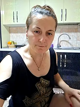 Snapshot of Fluturas2 chatting on 11/06/25, 07:37 Fluturas2 online show from 11/06/25, 07:37