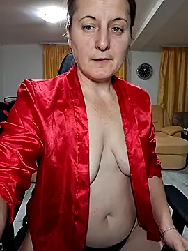 Snapshot of Fluturas2 chatting on 12/02/25, 09:10 Fluturas2 online show from 12/02/25, 09:10