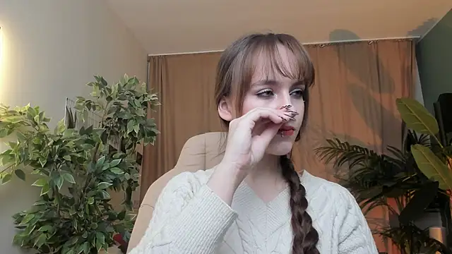 Snapshot of Jamie_Chung chatting on 12/14/25, 01:11 Jamie Chung online show from 12/14/25, 01:11