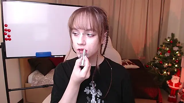 Snapshot of Jamie_Chung chatting on 12/18/25, 05:02 Jamie Chung online show from 12/18/25, 05:02