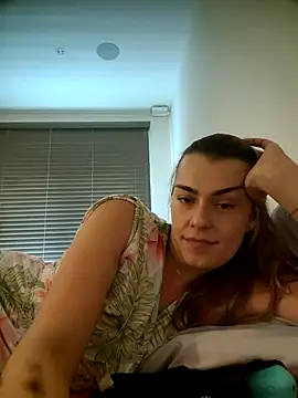 Snapshot of Carolinemiam chatting on 10/02/25, 12:23 Carolinemiam online show from 10/02/25, 12:23