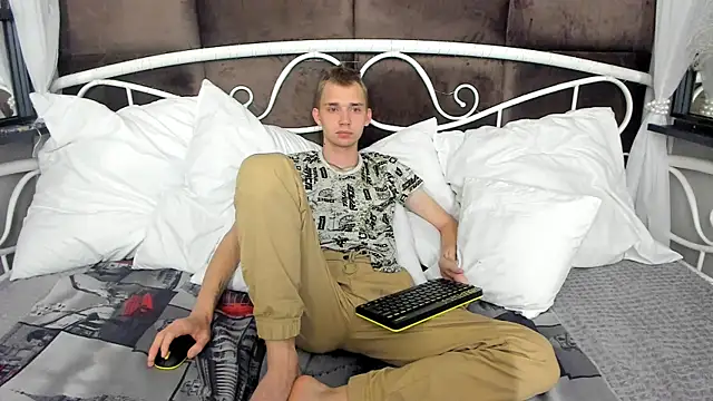 Snapshot of TimBlaks chatting on 10/03/25, 08:39 TimBlaks online show from 10/03/25, 08:39