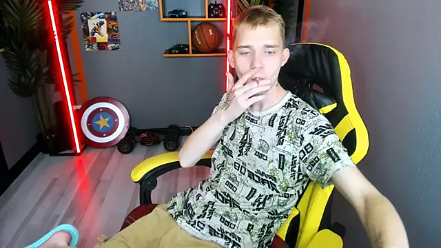 Snapshot of TimBlaks chatting on 11/09/25, 10:35 TimBlaks online show from 11/09/25, 10:35